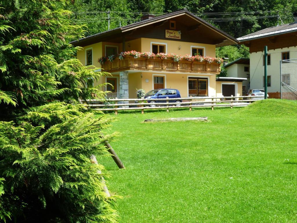Vronis Landhaus Apartments Hüttau Exteriör bild