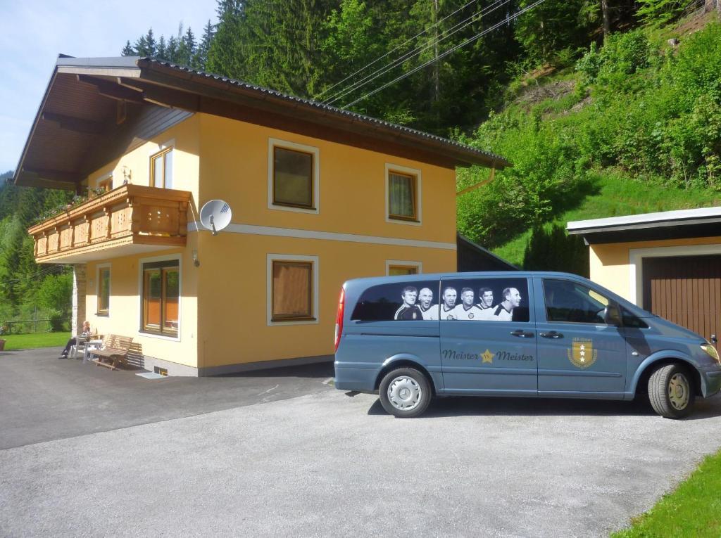 Vronis Landhaus Apartments Hüttau Exteriör bild
